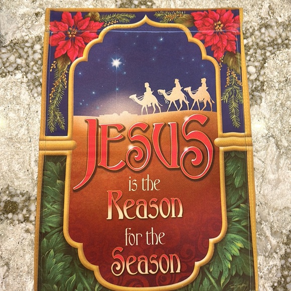 HUGE Lot of 15 Garden Flags All Seasons & Holidays - Picture 16 of 16